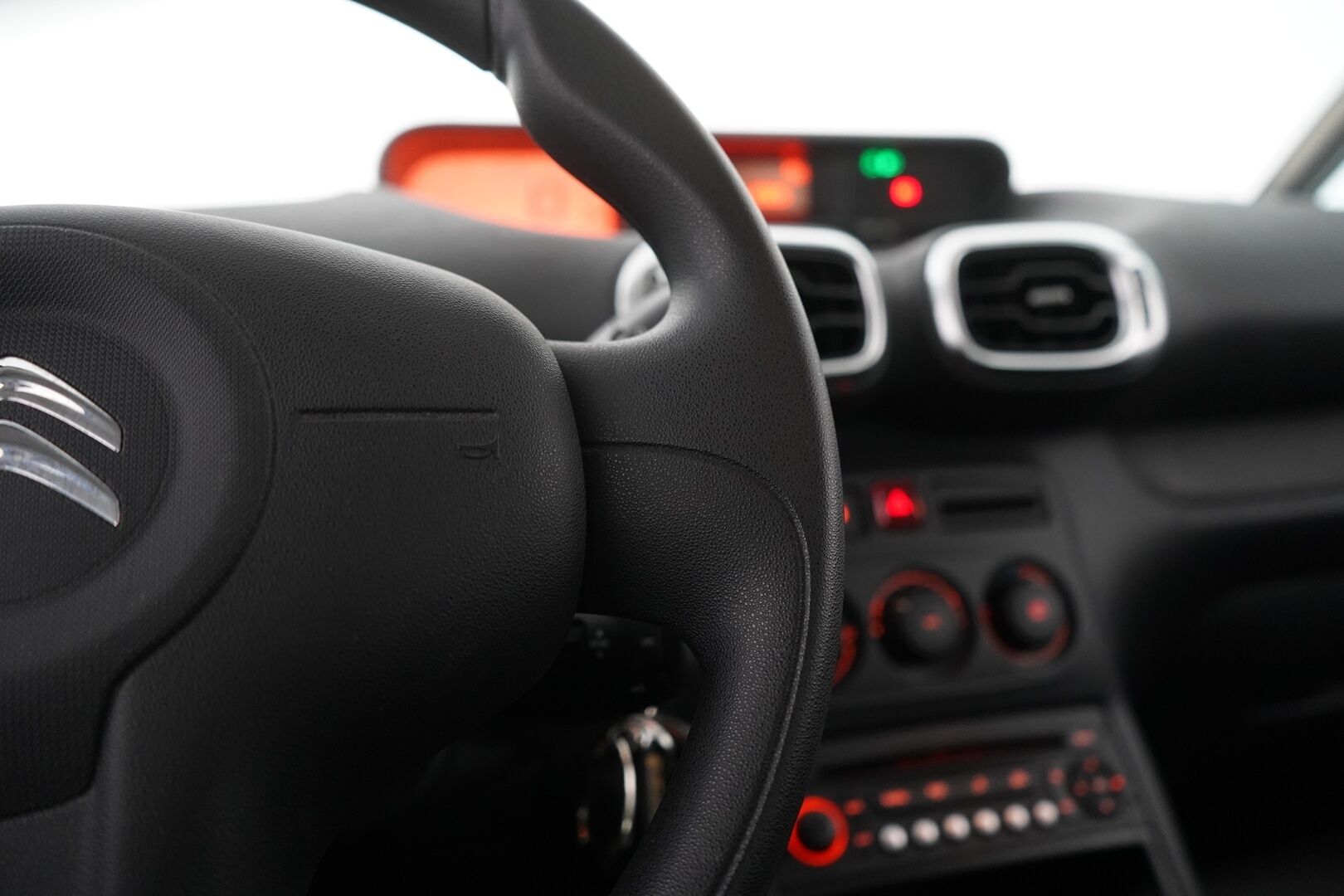 Citroen C3 Picasso 2016 PureTech 110 Premium *Koukku / Lohko / Vakkari / Tutkat* - 3,99% KORKOTARJOUS TÄHÄN AUTOON 21.9. ASTI - KATSO MIHIN HINTAAN! / Viimeisin huolto 104tkm / Kahdet renkaat / Uusi tuulilasi / Todella hyvä huoltohistoria / Suomi-auto