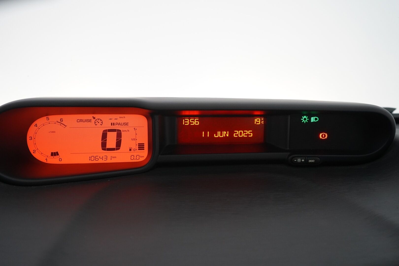 Citroen C3 Picasso 2016 PureTech 110 Premium *Koukku / Lohko / Vakkari / Tutkat* - Viimeisin huolto 104tkm / Kahdet renkaat / Uusi tuulilasi / Todella hyvä huoltohistoria / Suomi-auto