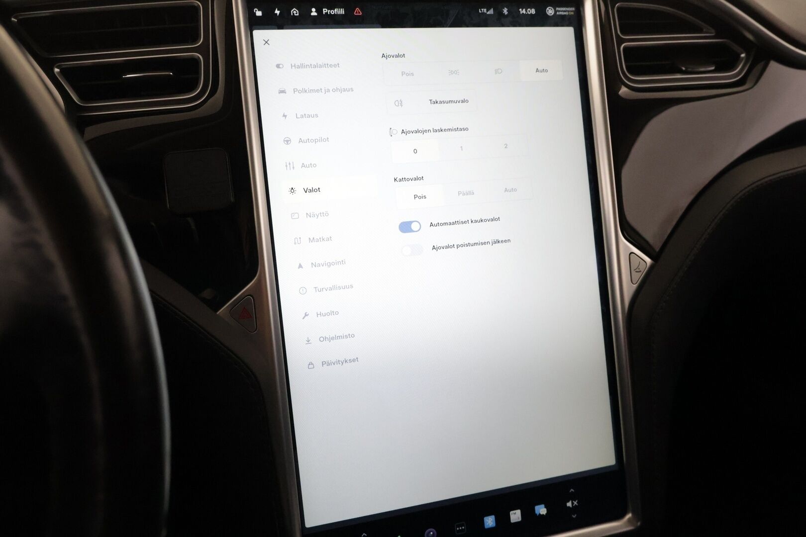Tesla Model S 2015 70 D - Myydään Huutokaupat.com.ssa! | ACC | 2x renkaat | 84,3% SoH | Navi! | High Perfomance Audio! | Kamera | 2x Avain | - KORKO VAIN 3,99 %