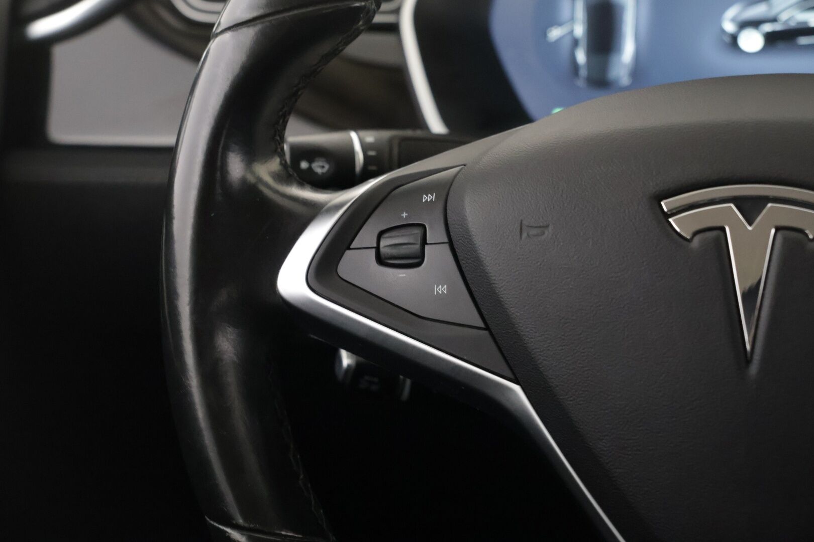 Tesla Model S 2015 70 D - Myydään Huutokaupat.com.ssa! | ACC | 2x renkaat | 84,3% SoH | Navi! | High Perfomance Audio! | Kamera | 2x Avain | - KORKO VAIN 3,99 %