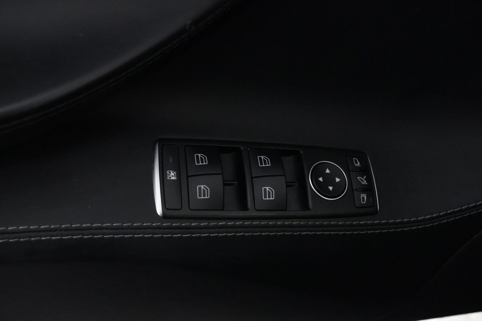 Tesla Model S 2015 70 D - Myydään Huutokaupat.com.ssa! | ACC | 2x renkaat | 84,3% SoH | Navi! | High Perfomance Audio! | Kamera | 2x Avain | - KORKO VAIN 3,99 %