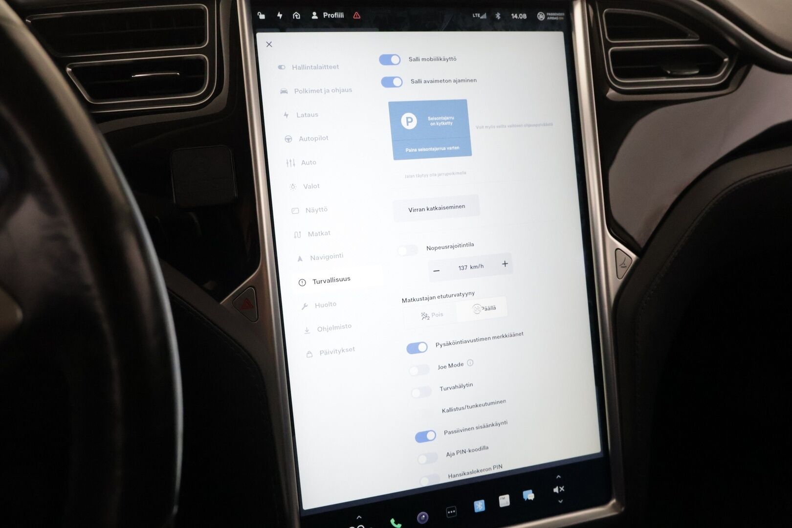 Tesla Model S 2015 70 D - Myydään Huutokaupat.com.ssa! | ACC | 2x renkaat | 84,3% SoH | Navi! | High Perfomance Audio! | Kamera | 2x Avain | - KORKO VAIN 3,99 %