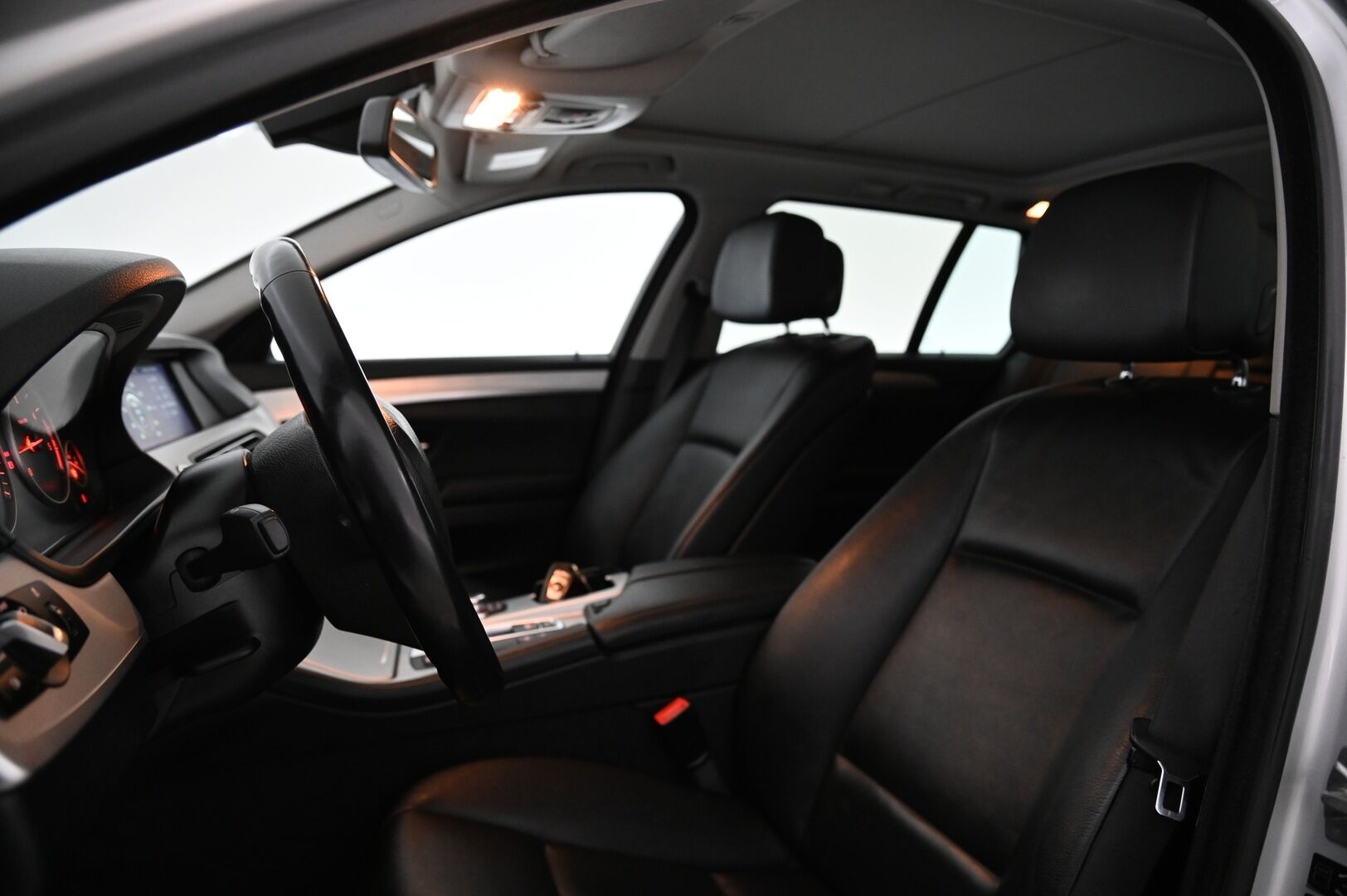 BMW 530 2012 d Xdrive *M-Sport Ratti/  Panoraama/  Kamera/  Nahat/  Koukku*