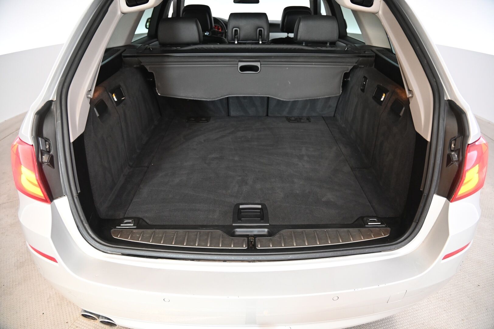 BMW 530 2012 d Xdrive *M-Sport Ratti/  Panoraama/  Kamera/  Nahat/  Koukku*