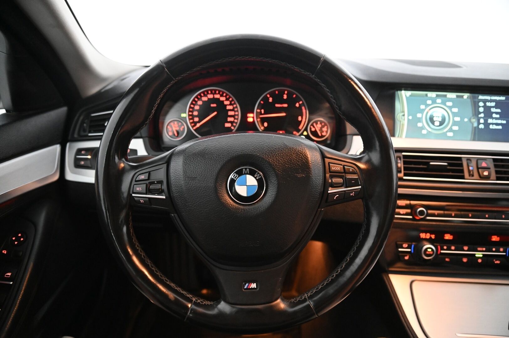 BMW 530 2012 d Xdrive *M-Sport Ratti/  Panoraama/  Kamera/  Nahat/  Koukku*