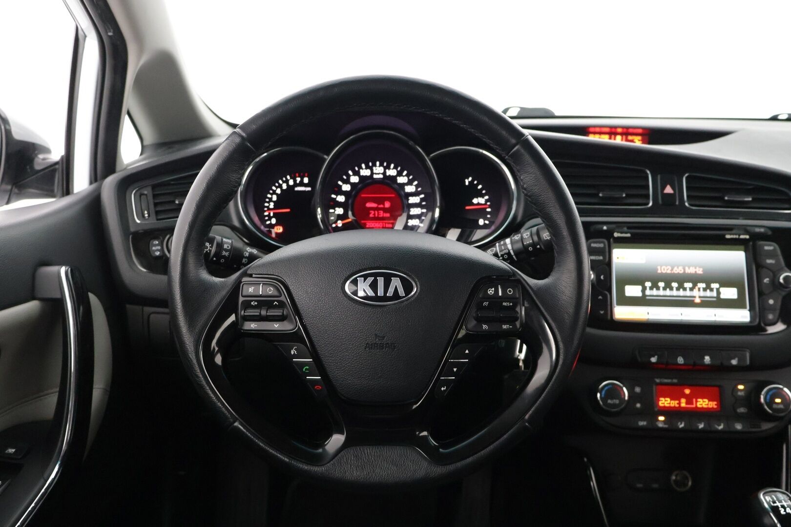 Kia cee'd 2015 1,6 ISG EX SW EcoDynamics * / Vakkari / Ratinlämmitin / Vetokoukku / Suomi-auto / Pkamera / Navi / Lohkolämmitin / * - Juuri saapunut / merkkihuollettu / Juuri katsastettu