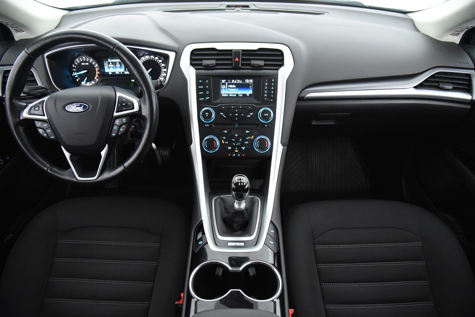 Ford Mondeo 2015 1,5 EcoBoost 160hv M6 Trend 5D / Suomi-Auto / Vakionopeudensäädin / Peruutustutkat / lohkolämmitin / Xenon-valot - Fiksusti varusteltu & Taloudellinen vaihtoehto !