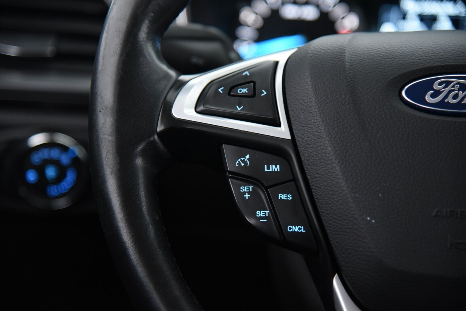 Ford Mondeo 2015 1,5 EcoBoost 160hv M6 Trend 5D / Suomi-Auto / Vakionopeudensäädin / Peruutustutkat / lohkolämmitin / Xenon-valot - Fiksusti varusteltu & Taloudellinen vaihtoehto !