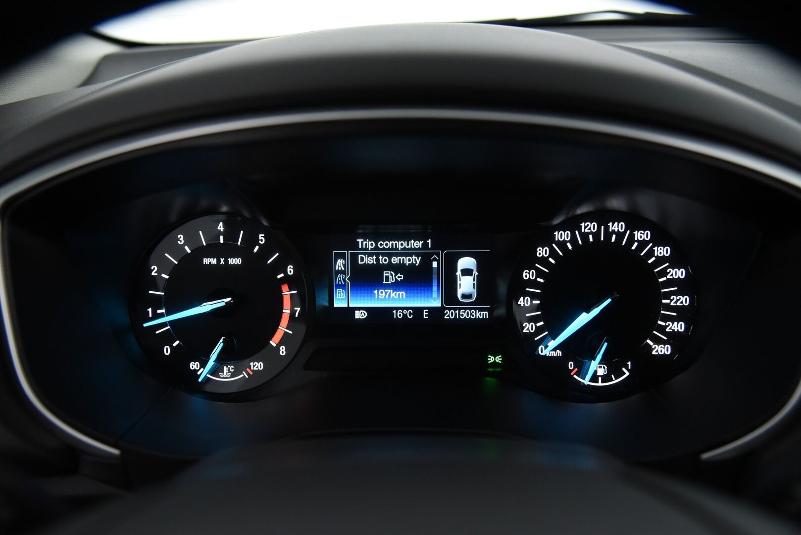Ford Mondeo 2015 1,5 EcoBoost 160hv M6 Trend 5D / Suomi-Auto / Vakionopeudensäädin / Peruutustutkat / lohkolämmitin / Xenon-valot - Fiksusti varusteltu & Taloudellinen vaihtoehto !
