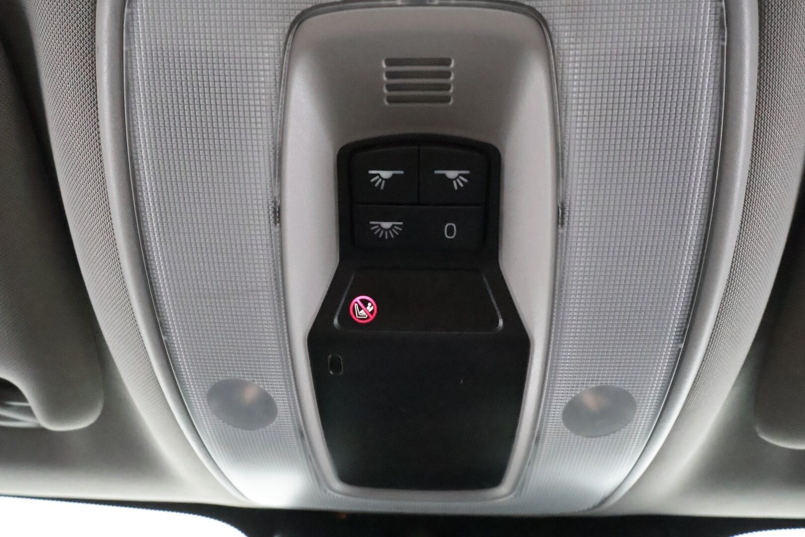 Volvo V70 2015 D4 Classic aut * Webasto / Koukku / Xenon / P.tutka / Vakkari / Ratinlämmitys / Sähköluukku / Keyless * - Suomi-auto / Kahdet renkaat - HULLUT JOULUT KORKOTARJOUS 2,49% 