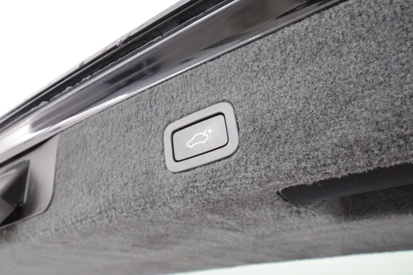 Volvo V70 2015 D4 Classic aut * Webasto / Koukku / Xenon / P.tutka / Vakkari / Ratinlämmitys / Sähköluukku / Keyless * - Suomi-auto / Kahdet renkaat - HULLUT JOULUT KORKOTARJOUS 2,49% 