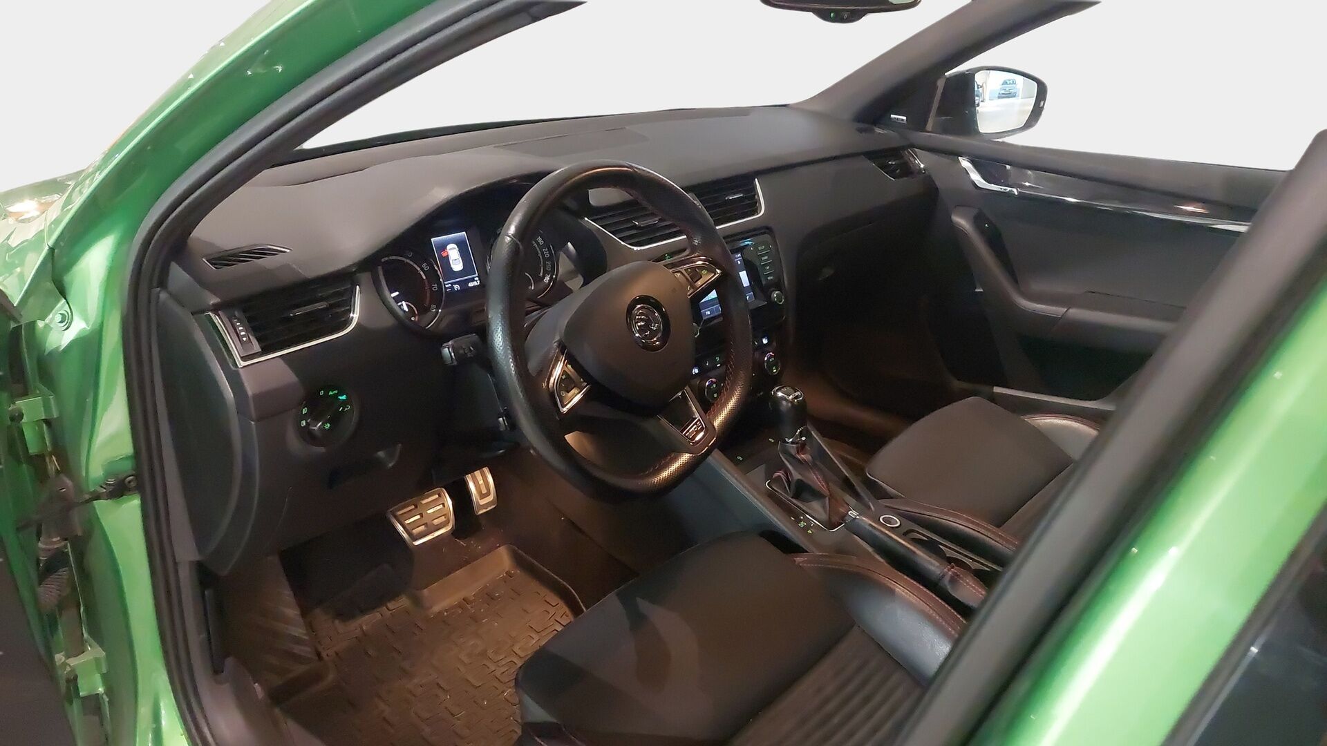 Skoda Octavia 2015 2,0 TSI RS DSG Autom. *ACC / Lohkolämmitin / Canton* - Ripeä RS Skoda! / Upea massasta erottuva väri!*