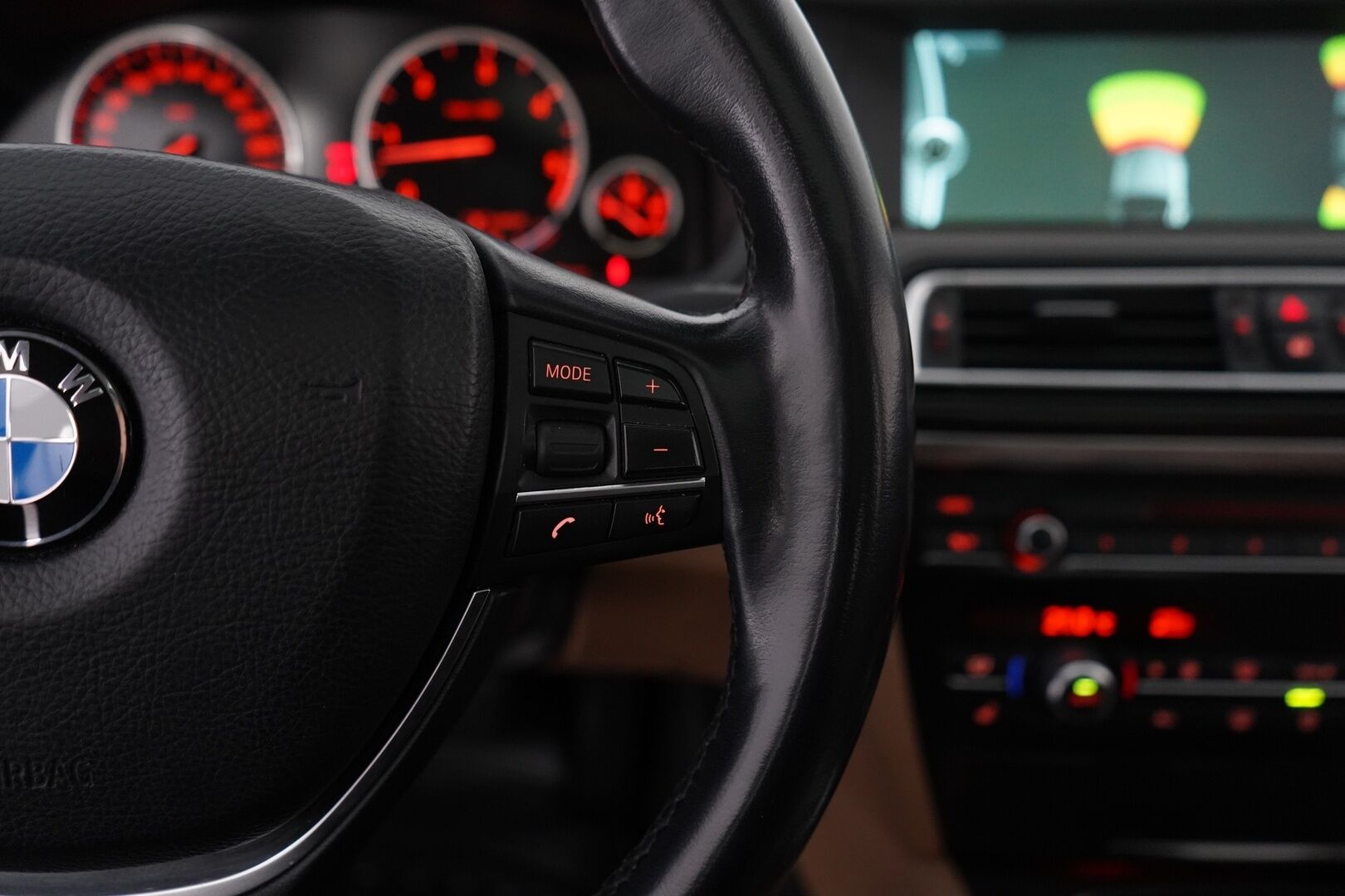 BMW 740 2010 YritysOutlet - Myydään vain yrityksille *Imuovet / Kattoluukku / Nahat / Muistipenkit / Webasto* - Tämä auto myydään YritysOutlet -valikoimasta vain yritykselle - Osta nyt, maksa vasta ensi vuonna