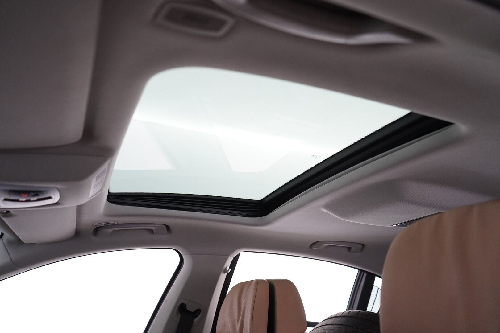 BMW 740 2010 YritysOutlet - Myydään vain yrityksille *Imuovet / Kattoluukku / Nahat / Muistipenkit / Webasto* - Tämä auto myydään YritysOutlet -valikoimasta vain yritykselle - Osta nyt, maksa vasta ensi vuonna