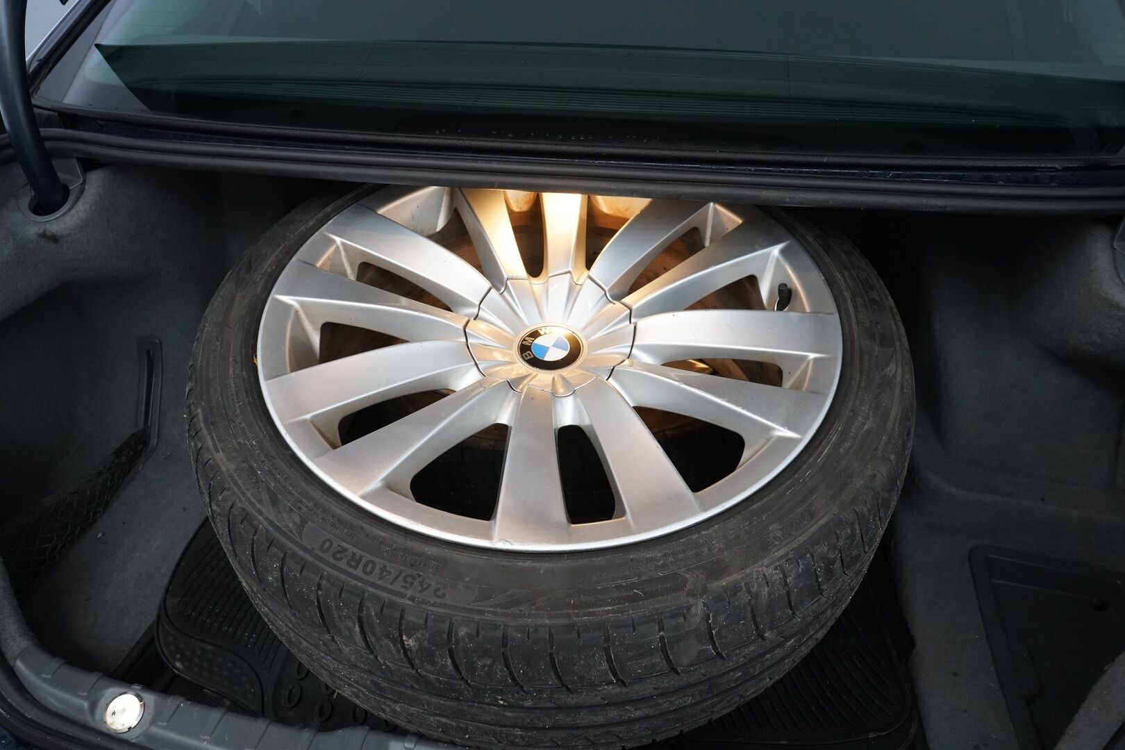 BMW 740 2010 YritysOutlet - Myydään vain yrityksille *Imuovet / Kattoluukku / Nahat / Muistipenkit / Webasto* - Tämä auto myydään YritysOutlet -valikoimasta vain yritykselle - Osta nyt, maksa vasta ensi vuonna