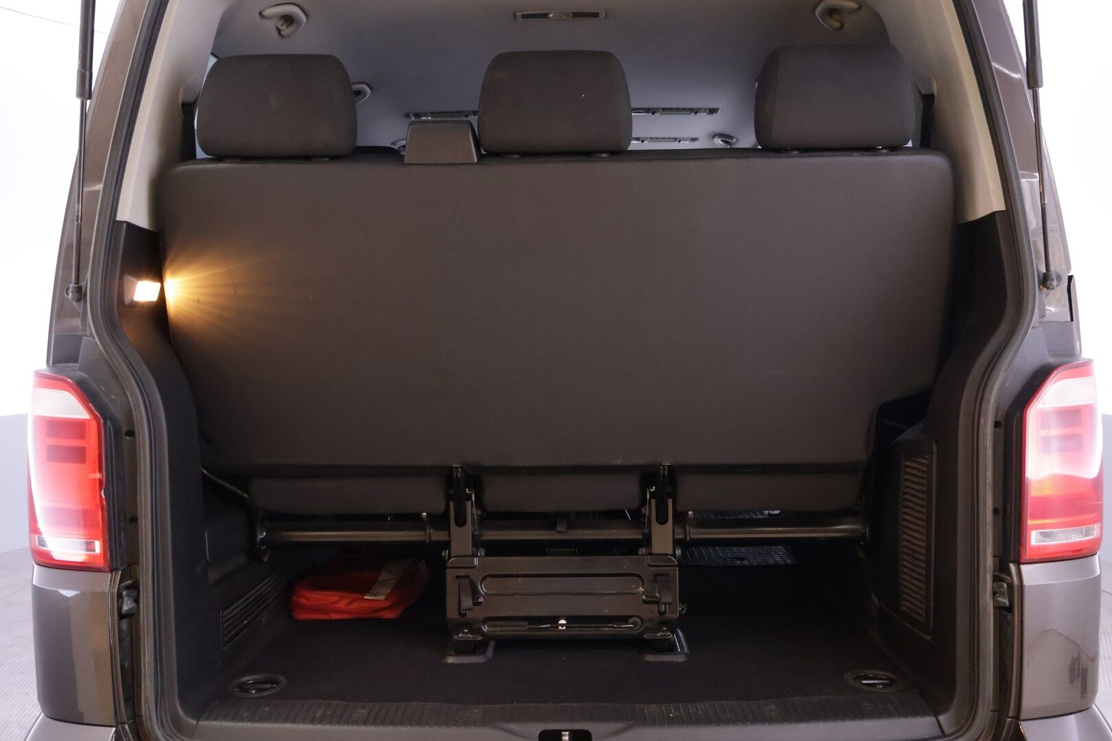 Volkswagen Caravelle 2016 Comfortline pitkä 2,0 TDI 150 kW 4Motion DSG 9-paik - YritysOutlet - Myydään vain yrityksille - | Webasto | 9-paik | Vakkari | Peruutuskamera | Sähköinen liukuovi | Koukku | Suomiauto |