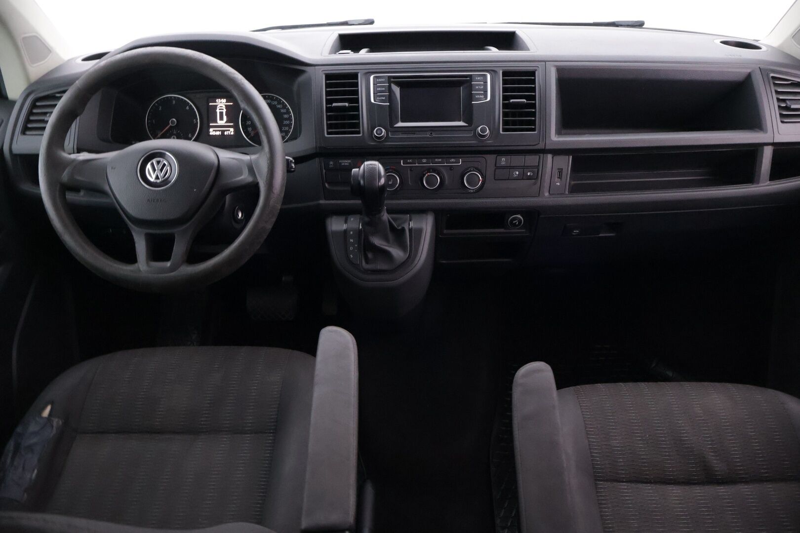 Volkswagen Caravelle 2016 Comfortline pitkä 2,0 TDI 150 kW 4Motion DSG 9-paik - YritysOutlet - Myydään vain yrityksille - | Webasto | 9-paik | Vakkari | Peruutuskamera | Sähköinen liukuovi | Koukku | Suomiauto |