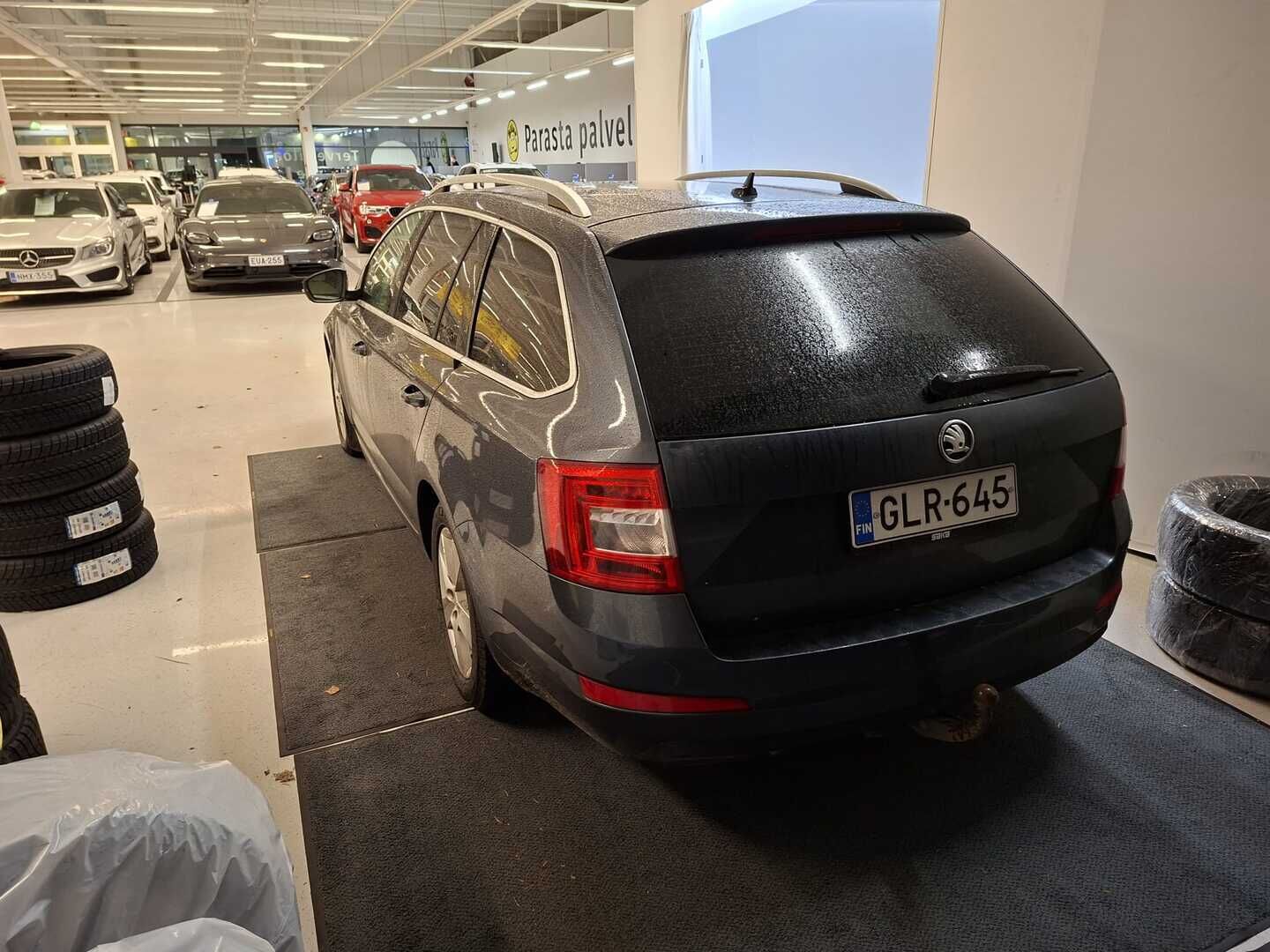 Skoda Octavia 2015 Combi 1,6 TDI Style DSG Autom. **Koukku / S.luukku / Lämmitettävä tuulilasi / Lisälämmitin** *Myydään Huutokaupat.com* - Combi 1,6 TDI Style DSG Autom. **Koukku / S.luukku / Lämmitettävä tuulilasi / Lisälämmitin** *Myydään Huutokaupat.com*