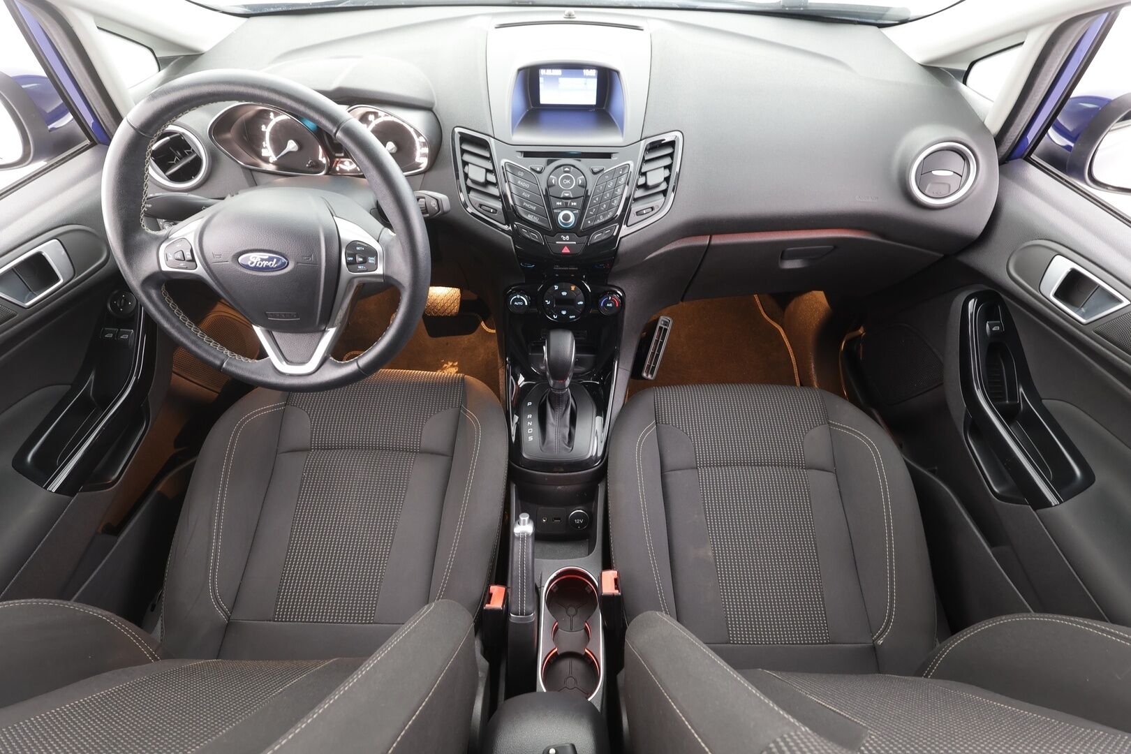 Ford Fiesta 2016 1,0 EcoBoost 100hv PowerShift A6 Titanium 5-ovinen - | Vakkari | Lämm. tuulilasi | BT | Penkinlämmittimet | Aut. ilmastointi | Lohko + sisälämmitin | 2x renkaat aluin | Suomiauto |