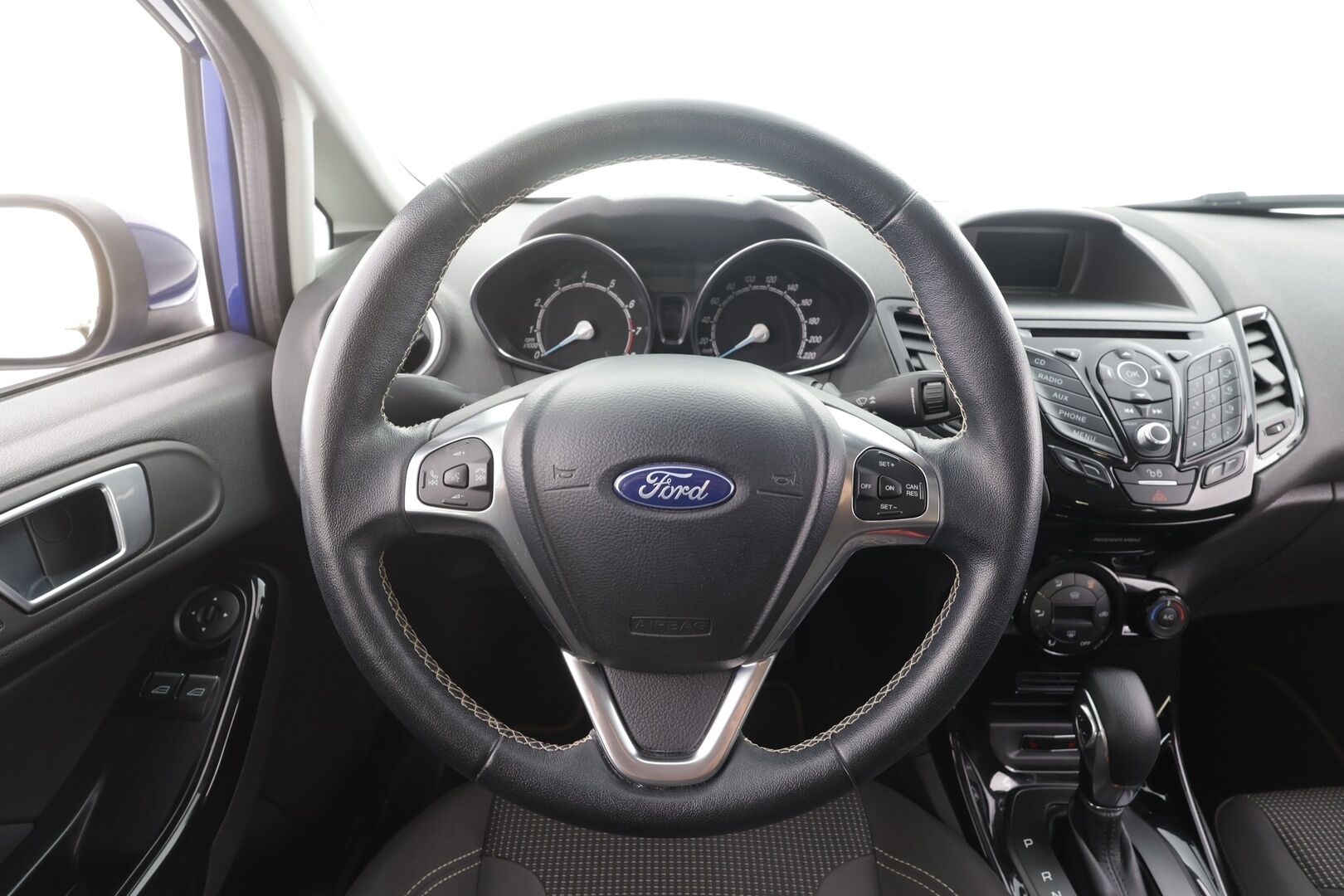 Ford Fiesta 2016 1,0 EcoBoost 100hv PowerShift A6 Titanium 5-ovinen - | Vakkari | Lämm. tuulilasi | BT | Penkinlämmittimet | Aut. ilmastointi | Lohko + sisälämmitin | 2x renkaat aluin | Suomiauto |