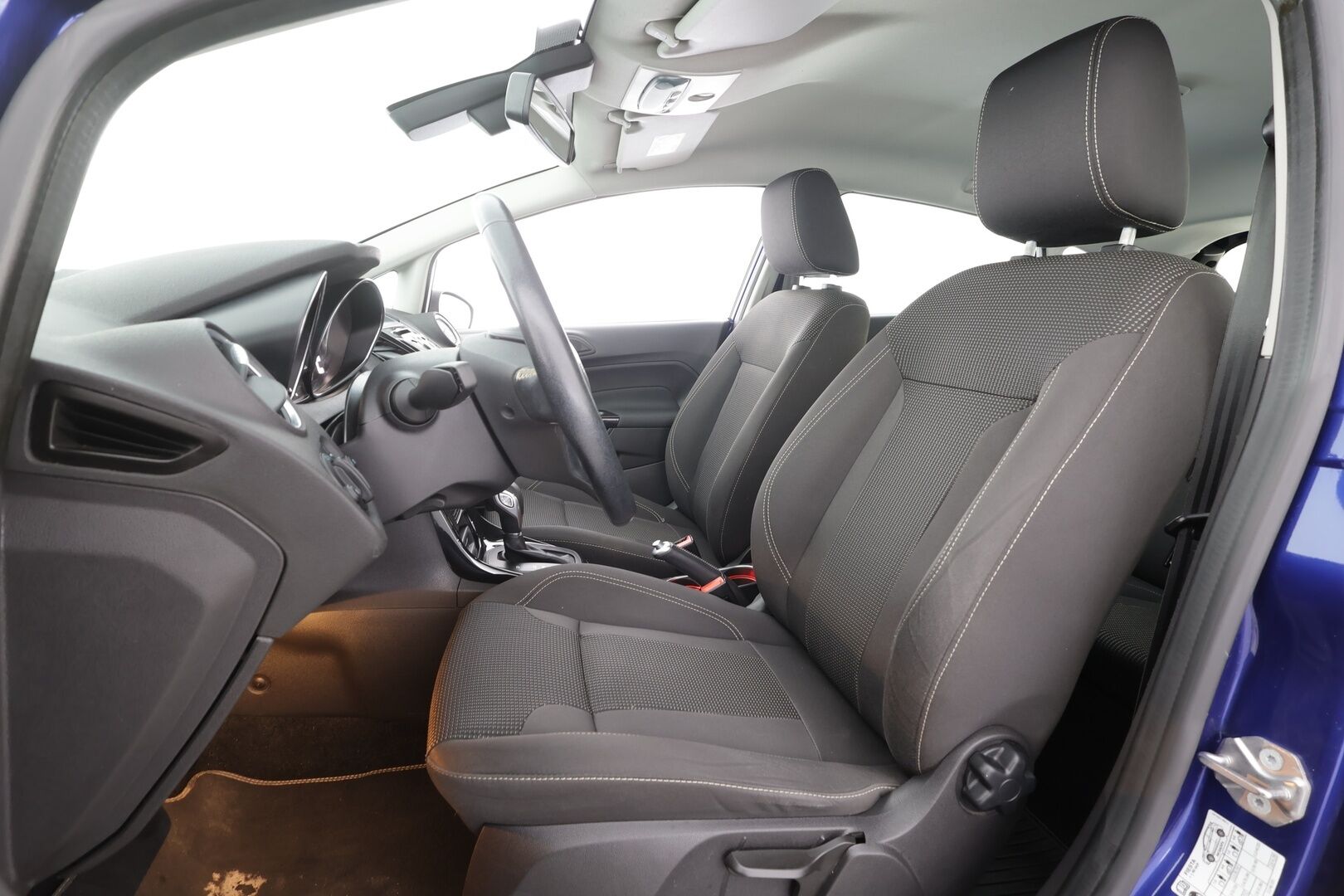 Ford Fiesta 2016 1,0 EcoBoost 100hv PowerShift A6 Titanium 5-ovinen - | Vakkari | Lämm. tuulilasi | BT | Penkinlämmittimet | Aut. ilmastointi | Lohko + sisälämmitin | 2x renkaat aluin | Suomiauto |