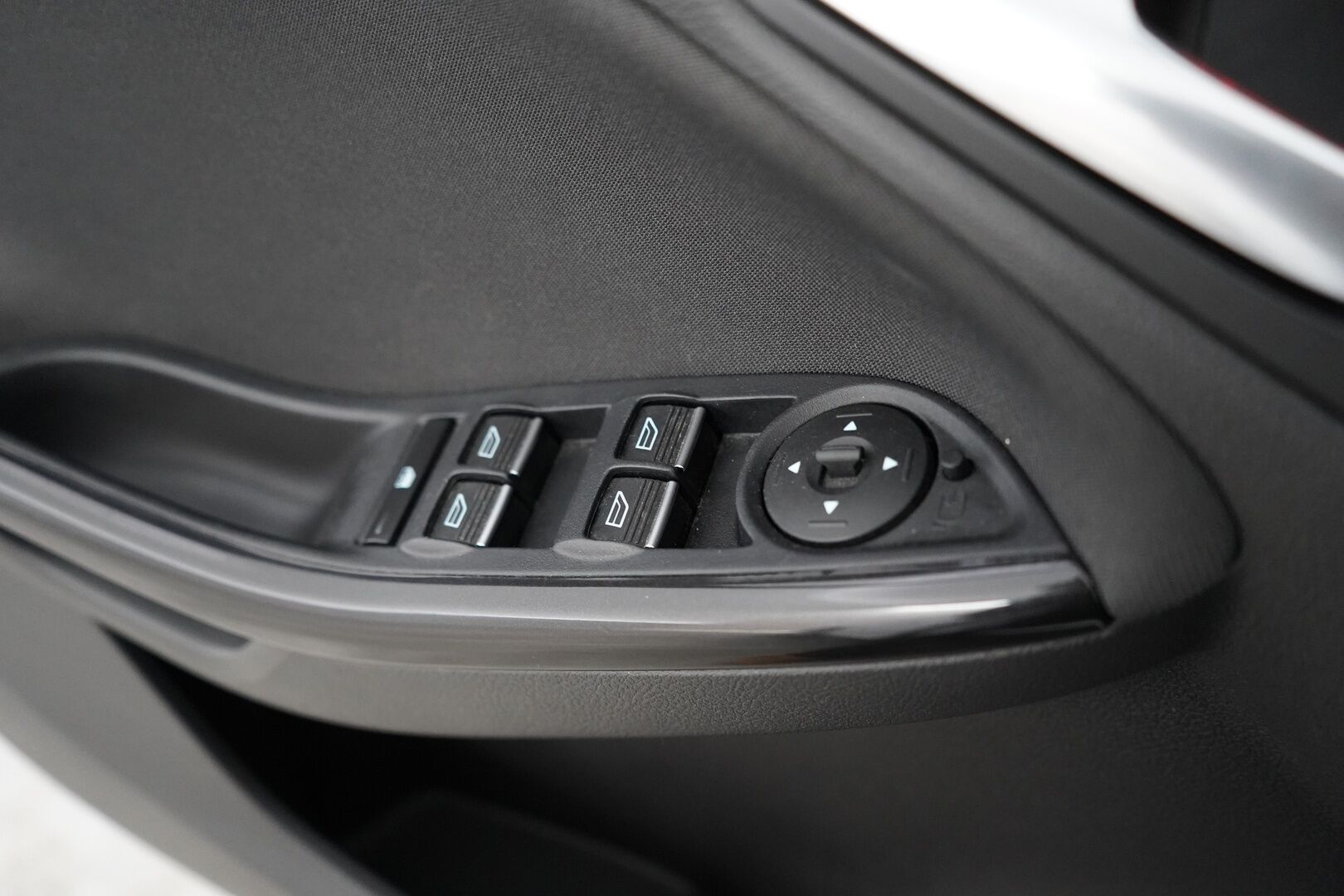 Ford Focus 2016 1,5 TDCi 120 hv Start/stop PowerShift A6 Titanium Wagon *Läm. tuulilasi / Vakkari / Koukku / Tutkat* - Kahdet todella hyväkuntoiset renkaat / Särmät huollot / Viimeisin huolto 197tkm kohdalla / Kahdet OEM vanteet - HULLUT AVAJAISHULINAT KORKOTARJOUS 3,29 %