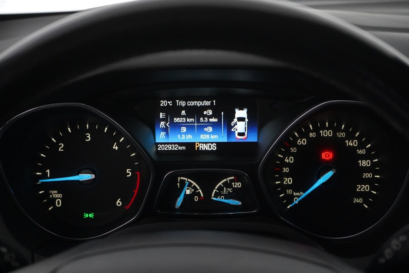 Ford Focus 2016 1,5 TDCi 120 hv Start/stop PowerShift A6 Titanium Wagon *Läm. tuulilasi / Vakkari / Koukku / Tutkat* - Kahdet todella hyväkuntoiset renkaat / Särmät huollot / Viimeisin huolto 197tkm kohdalla / Kahdet OEM vanteet