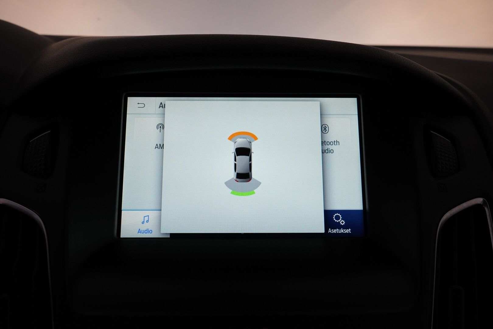 Ford Focus 2016 1,5 TDCi 120 hv Start/stop PowerShift A6 Titanium Wagon *Läm. tuulilasi / Vakkari / Koukku / Tutkat* - Kahdet todella hyväkuntoiset renkaat / Särmät huollot / Viimeisin huolto 197tkm kohdalla / Kahdet OEM vanteet - HULLUT AVAJAISHULINAT KORKOTARJOUS 3,29 %