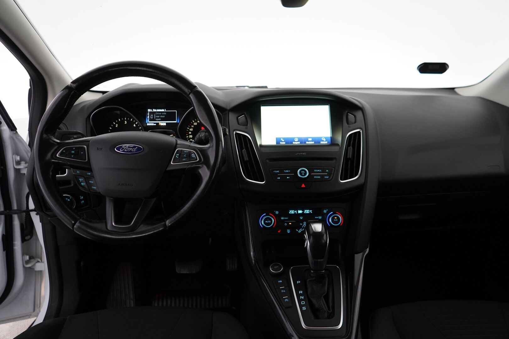 Ford Focus 2016 1,5 TDCi 120 hv Start/stop PowerShift A6 Titanium Wagon - Webasto | Läm. tuulilasi | Vakkari | Koukku | Tutkat | Suomi-auto | Kahdet todella hyväkuntoiset renkaat | Viimeisin huolto 197tkm kohdalla | Kahdet OEM vanteet