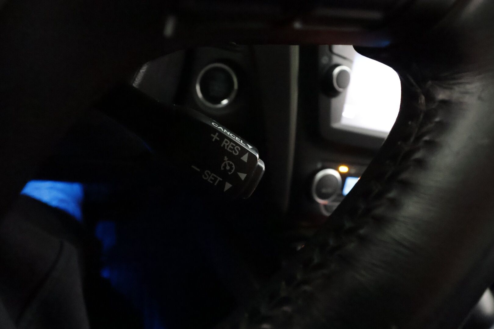 Toyota Avensis 2016 2,0 Valvematic Premium Touring Sports Multidrive S * Vakkari / Panorama / Muistipenkki / LED / Navi / Koukku * - P.kamera / Lohkolämmitin / Suomi-auto / Kahdet renkaat aluvanteilla - HULLU BLACKWEEK KORKOTARJOUS 2,49%