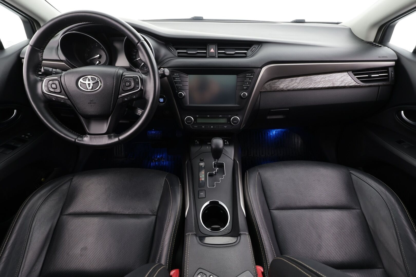 Toyota Avensis 2016 2,0 Valvematic Premium Touring Sports Multidrive S * Vakkari / Panorama / Muistipenkki / LED / Navi / Koukku * - P.kamera / Lohkolämmitin / Suomi-auto / Kahdet renkaat aluvanteilla - HULLU BLACKWEEK KORKOTARJOUS 2,49%