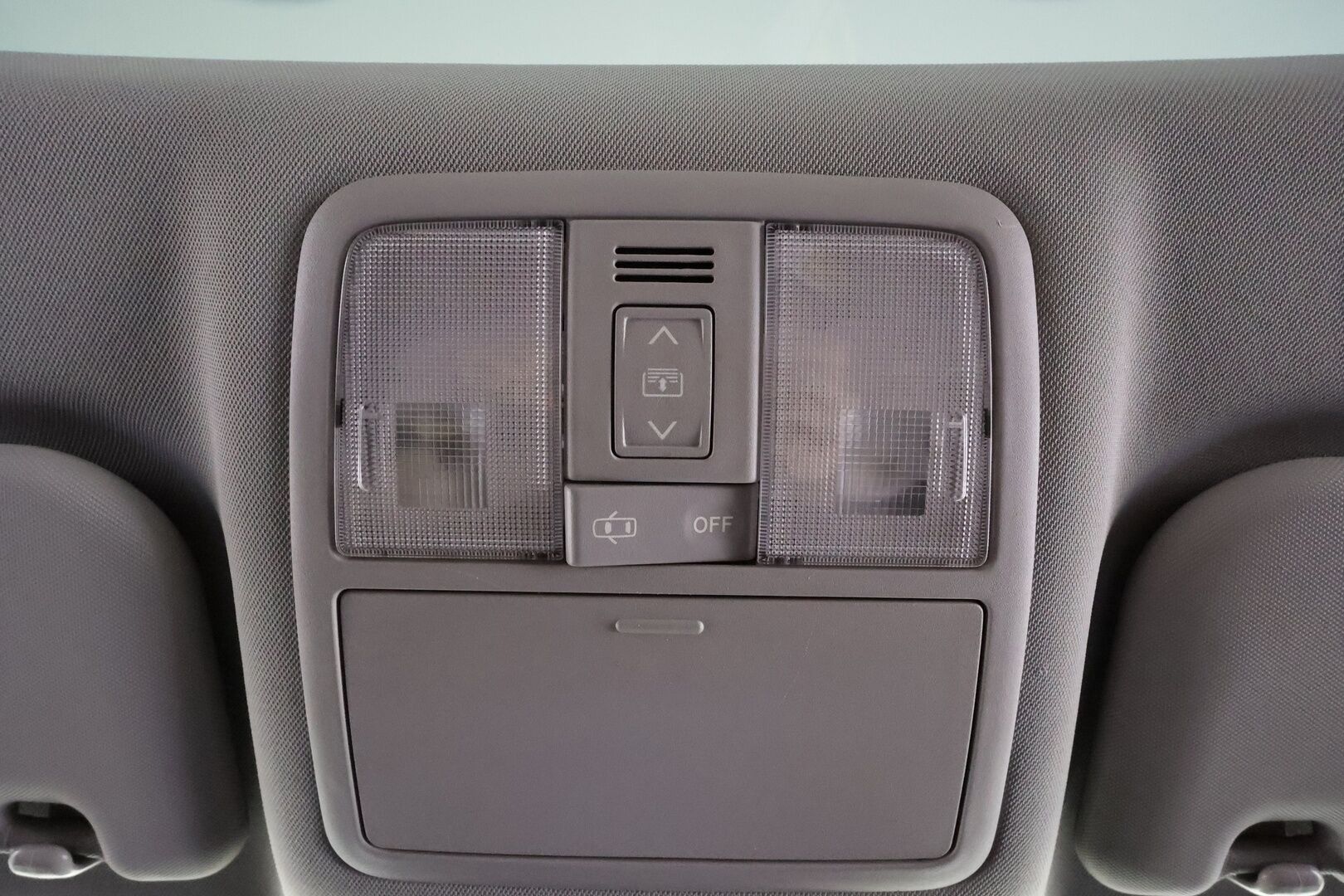 Toyota Avensis 2016 2,0 Valvematic Premium Touring Sports Multidrive S * Vakkari / Panorama / Muistipenkki / LED / Navi / Koukku * - P.kamera / Lohkolämmitin / Suomi-auto / Kahdet renkaat aluvanteilla - HULLU BLACKWEEK KORKOTARJOUS 2,49%