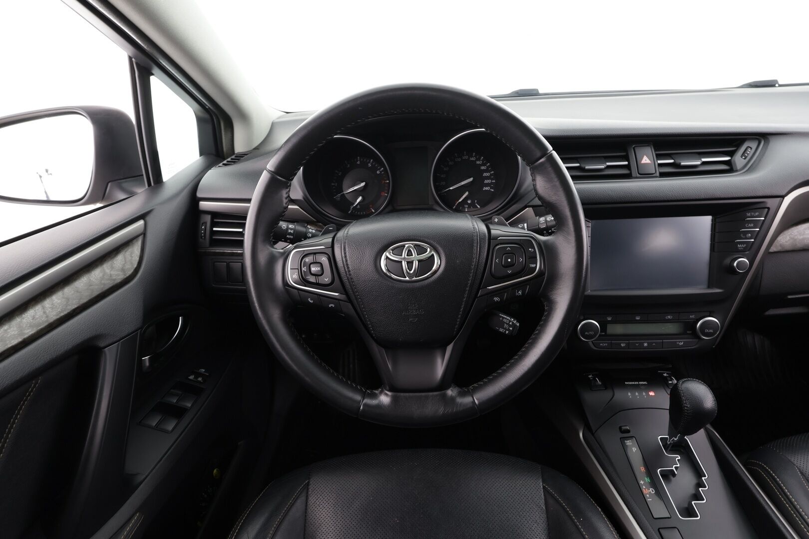 Toyota Avensis 2016 2,0 Valvematic Premium Touring Sports Multidrive S * Vakkari / Panorama / Muistipenkki / LED / Navi / Koukku * - P.kamera / Lohkolämmitin / Suomi-auto / Kahdet renkaat aluvanteilla - HULLU BLACKWEEK KORKOTARJOUS 2,49%