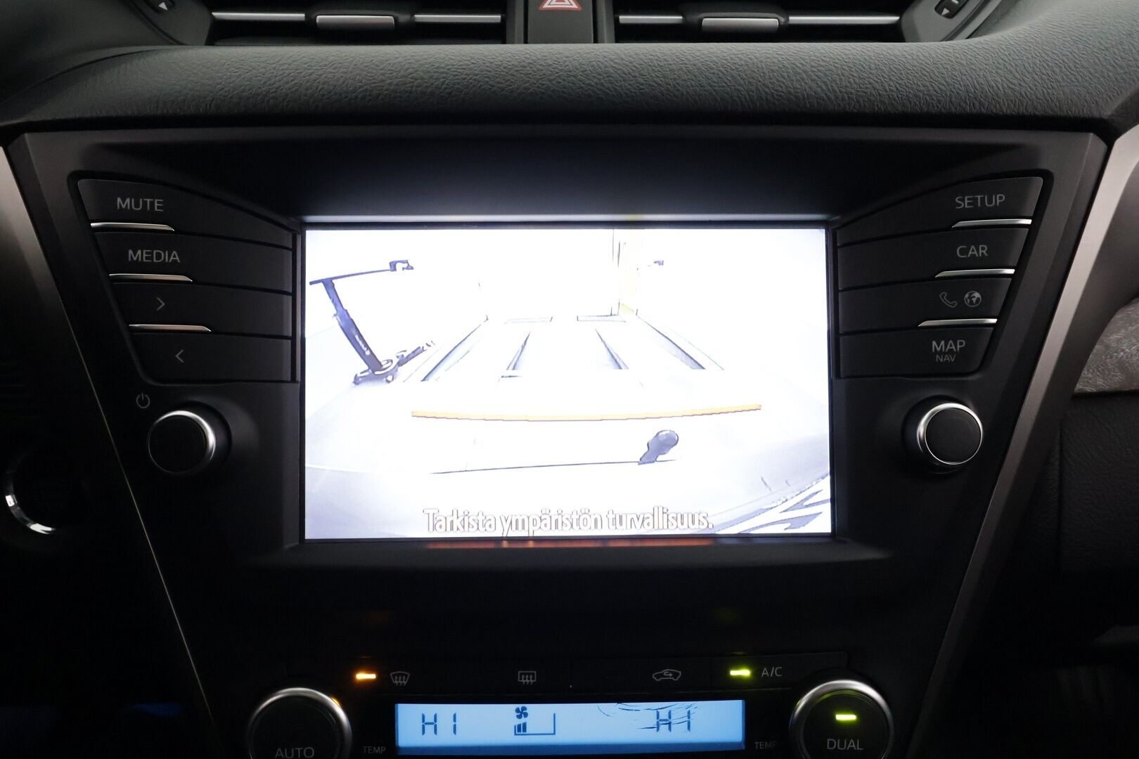 Toyota Avensis 2016 2,0 Valvematic Premium Touring Sports Multidrive S * Vakkari / Panorama / Muistipenkki / LED / Navi / Koukku * - P.kamera / Lohkolämmitin / Suomi-auto / Kahdet renkaat aluvanteilla - HULLU BLACKWEEK KORKOTARJOUS 2,49%