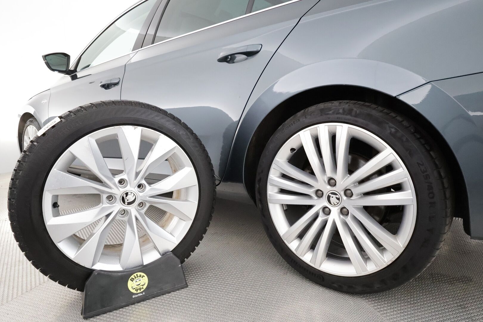 Skoda Superb 2016 Combi 2,0 TSI 280 4x4 L&K DSG **Huippuvarusteet / Panorama / Canton / Adapt. vakkari / Webasto / Ilmastoidut penkit** - 1-om Suomi-auto / Apple&Android / Keyless / Navi / Muistipenkki