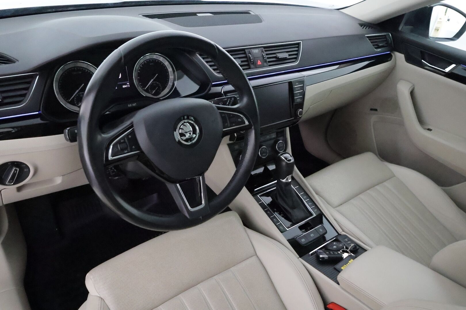Skoda Superb 2016 Combi 2,0 TSI 280 4x4 L&K DSG **Huippuvarusteet / Panorama / Canton / Adapt. vakkari / Webasto / Ilmastoidut penkit** - 1-om Suomi-auto / Apple&Android / Keyless / Navi / Muistipenkki
