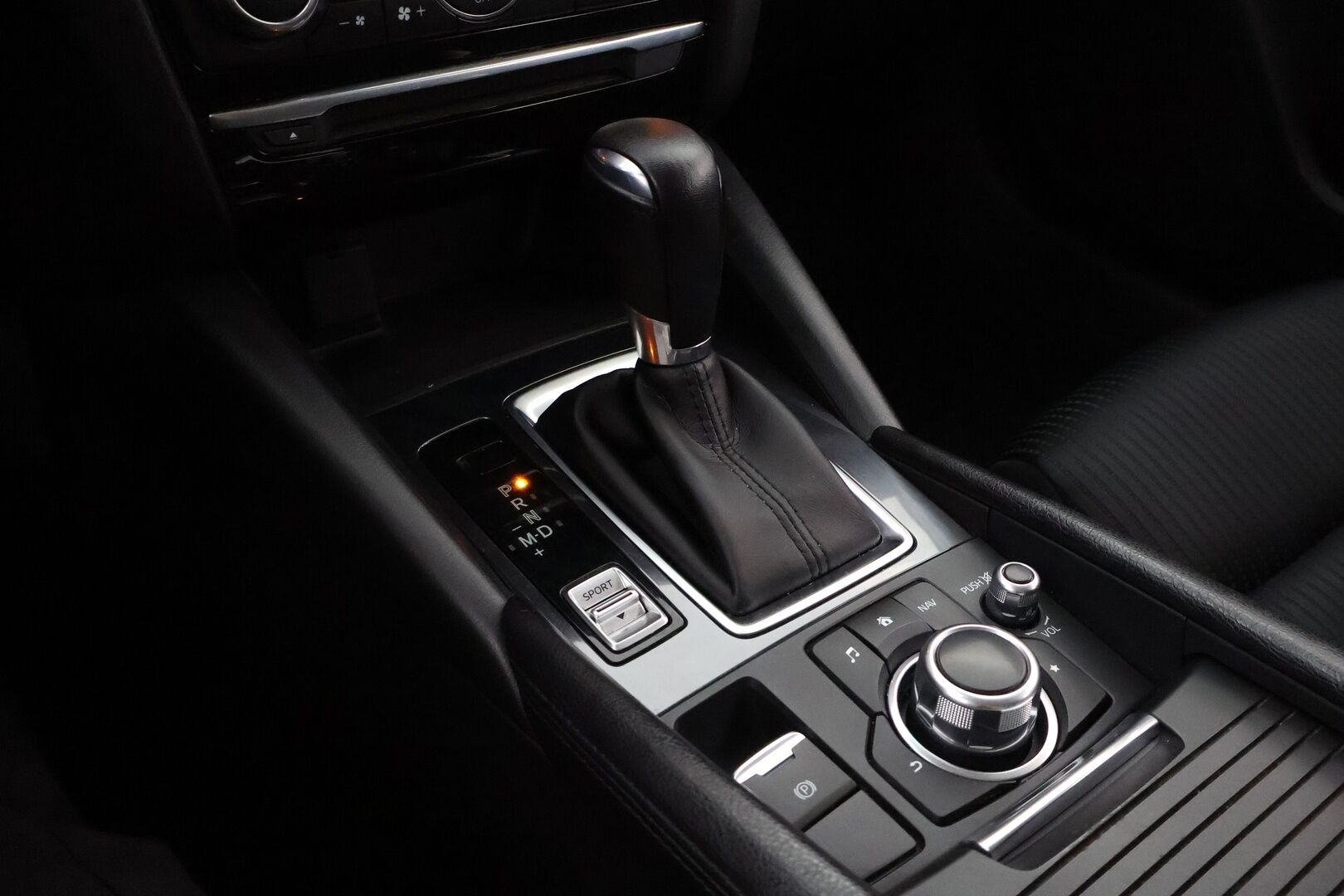 Mazda 6 2016 Sport Wagon 2,0 (165) SKYACTIV-G Business Edition 6AT 5ov TL2B - Suomiauto / BLIS / Lohko & Sisäpistoke / Vetokoukku / Apple&Android / Vakkari / LED / 2x Hyvät renkaat!