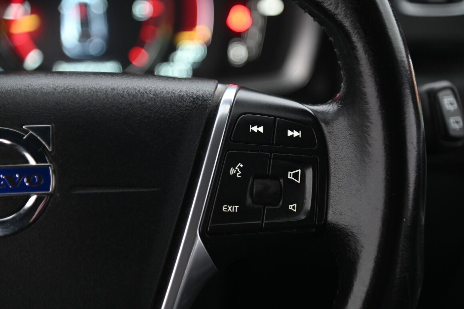 Volvo V60 2015 D4 AWD Business Summum aut *MYYDÄÄN HUUTOKAUPPA.COM*