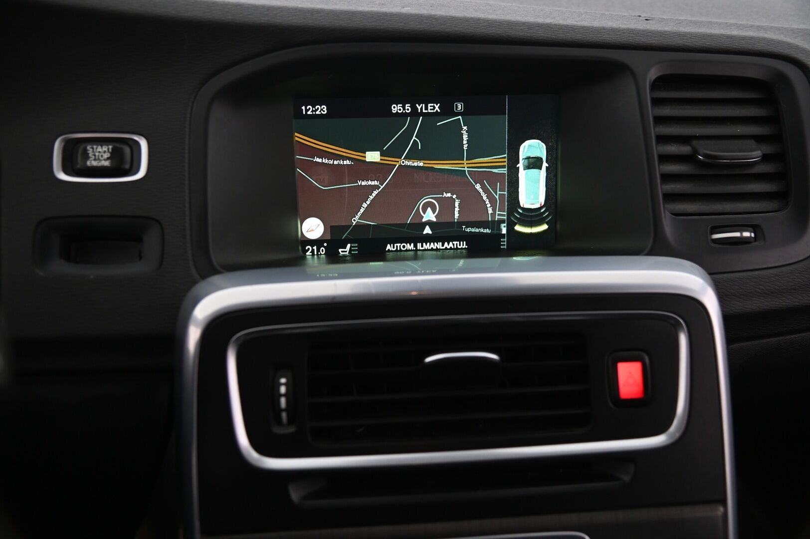 Volvo V60 2015 D4 AWD Business Summum aut *MYYDÄÄN HUUTOKAUPPA.COM*