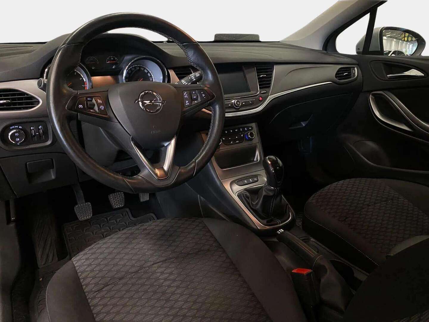 Opel Astra 2017 5-ov Enjoy 1,0 Turbo ecoFLEX Start/Stop 77kW MT5 - | Tutkat | Vakionopeudensäädin | Aut.ilmastointi | 2x renkaat&vanteet | Bluetooth | 