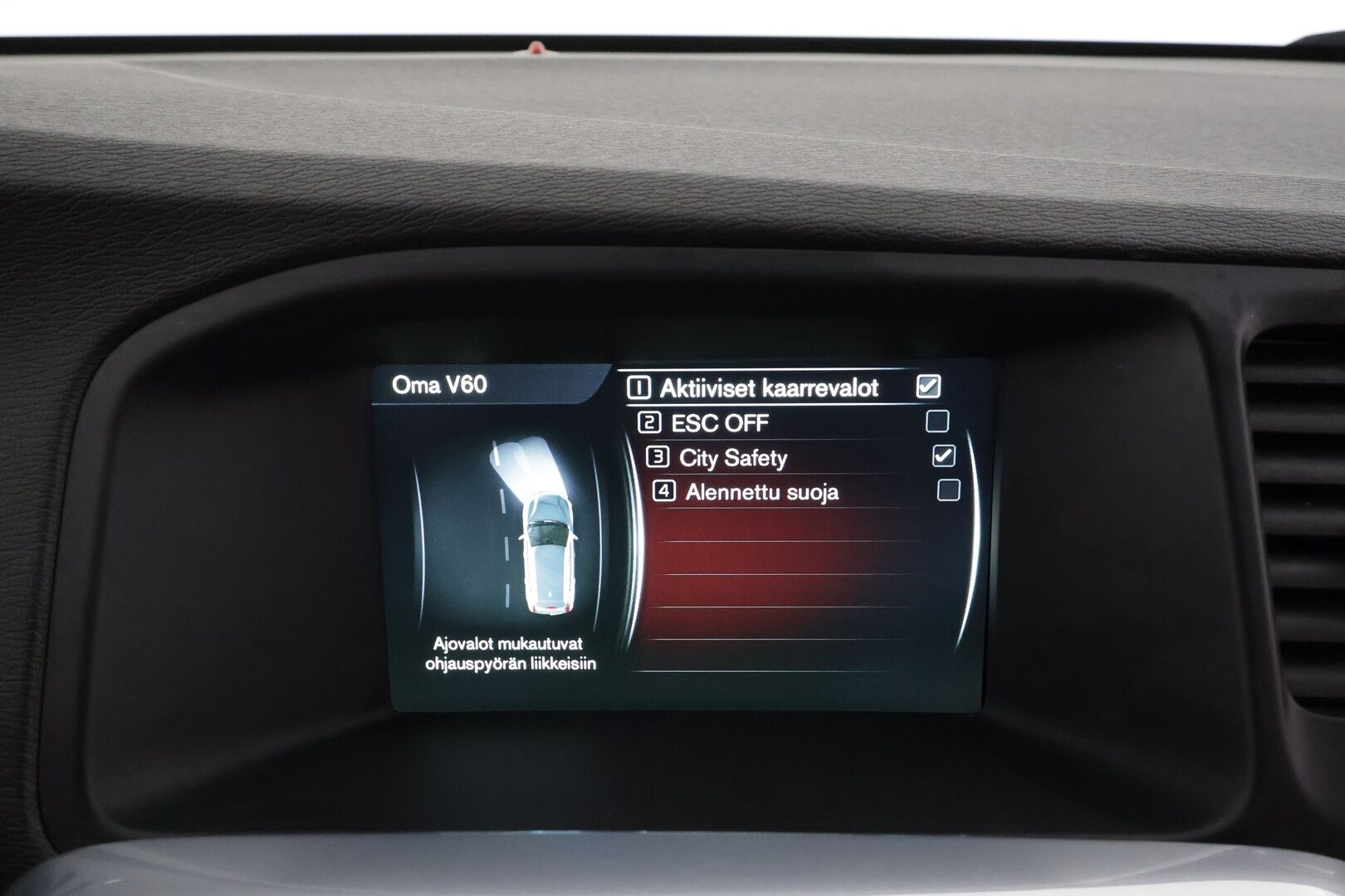 Volvo V60 2016 D4 AWD Business Summum aut * Vakkari / Webasto / Kaarrevalot / Navi / Muistipenkki / Koukku / Nahat / KeylessGo * - Suomi-auto / Kahdet renkaat aluvanteilla