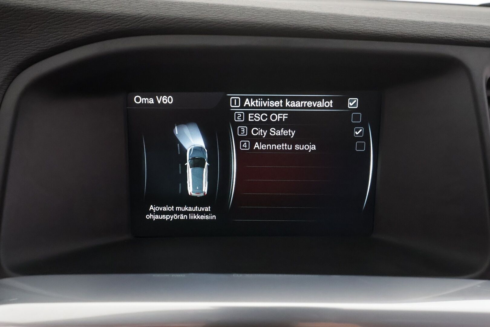 Volvo V60 Cross Country 2016 D4 AWD Summum aut * Koukku / Webasto / Vakkari / Muistipenkki / P.tutkat / Keyless * - Ei AdBlue / Kahdet renkaat ja vanteet - HULLUT AVAJAISHULINAT KORKOTARJOUS 3,29 %