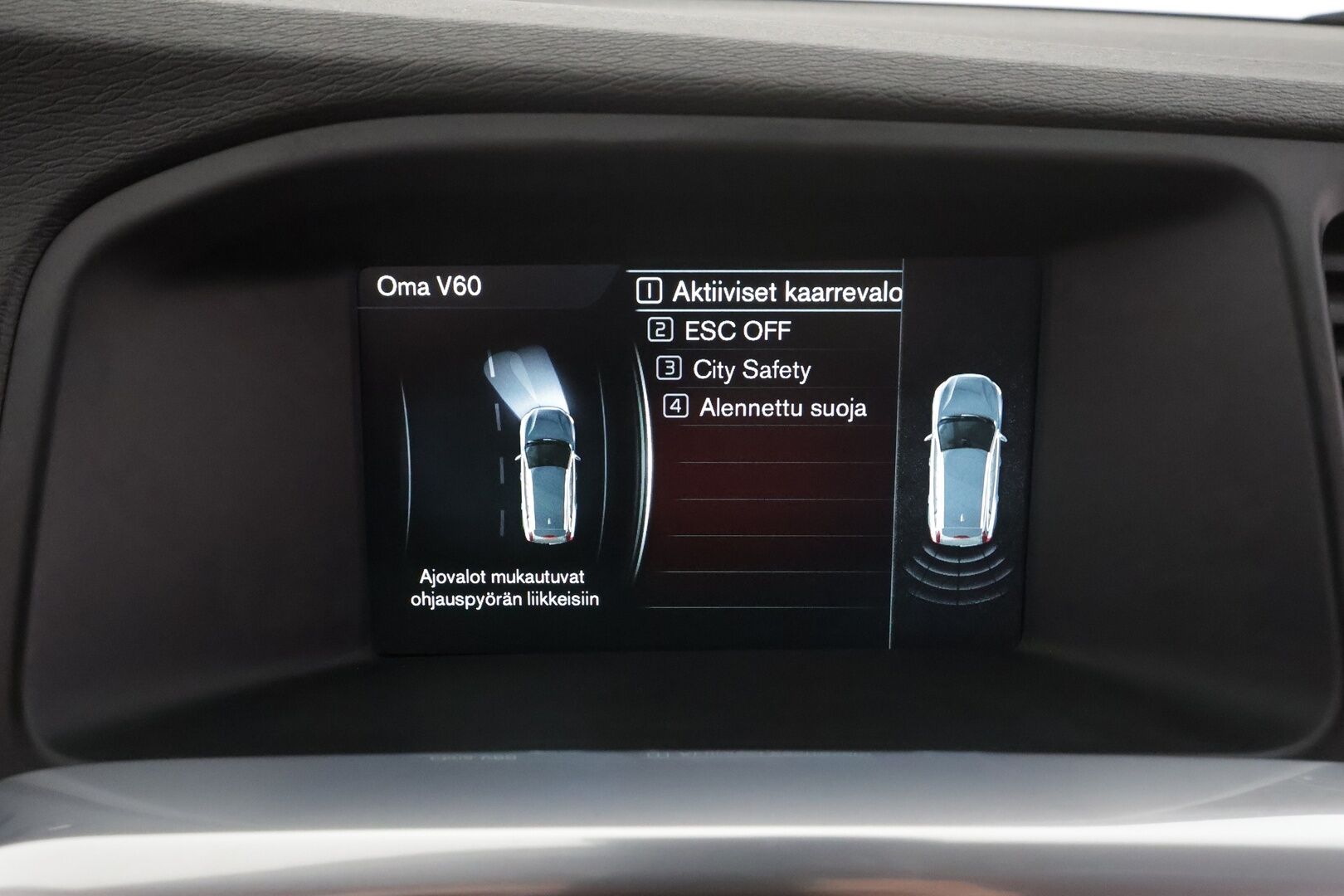 Volvo V60 Cross Country 2016 D4 AWD Summum aut * Koukku / Webasto / Vakkari / Muistipenkki / P.tutkat / Keyless * - Ei AdBlue / Kahdet renkaat ja vanteet - HULLUT AVAJAISHULINAT KORKOTARJOUS 3,29 %