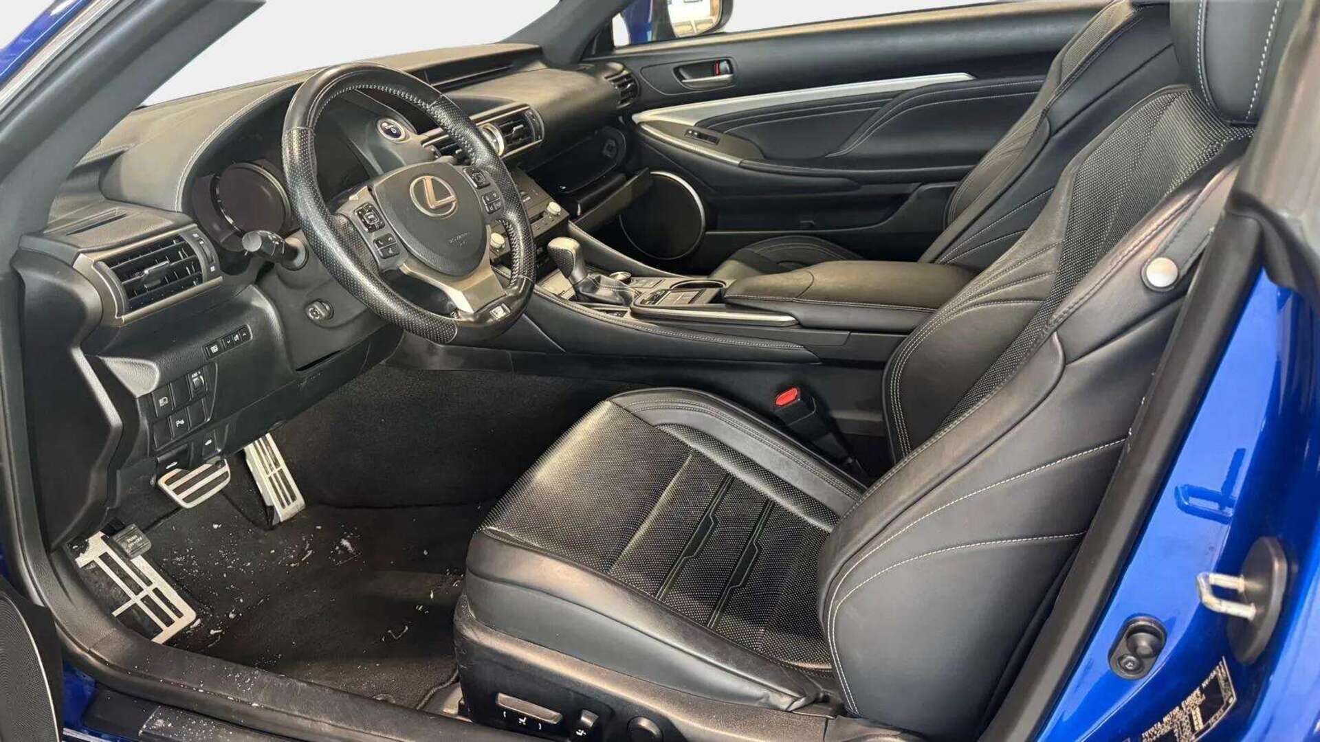 Lexus RC 2016 300h Hybrid A F Sport * ACC / Kamera / Mark Levinson / Muistipenkki / Ilmastoidut istuimet / Nahkasisusta / Ratinlämmitin * - Suomi-auto / Kahdet OEM vanteet / Viimeisin huolto 183tkm