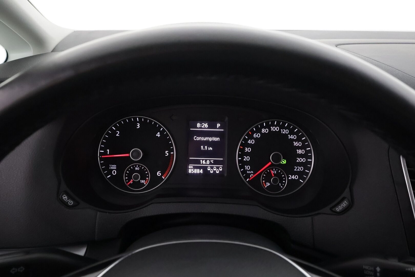 Volkswagen Sharan 2016 Comfortline 2,0 TDI 110 kW DSG 7-P * Webasto / Koukku / P.Tutkat / Vakkari / Xenon / Navi * - *7-Paikkanen / Suomi-auto / Kahdet renkaat aluvanteilla / Merkkihuollot - HULLUT AVAJAISHULINAT KORKOTARJOUS 3,29 %