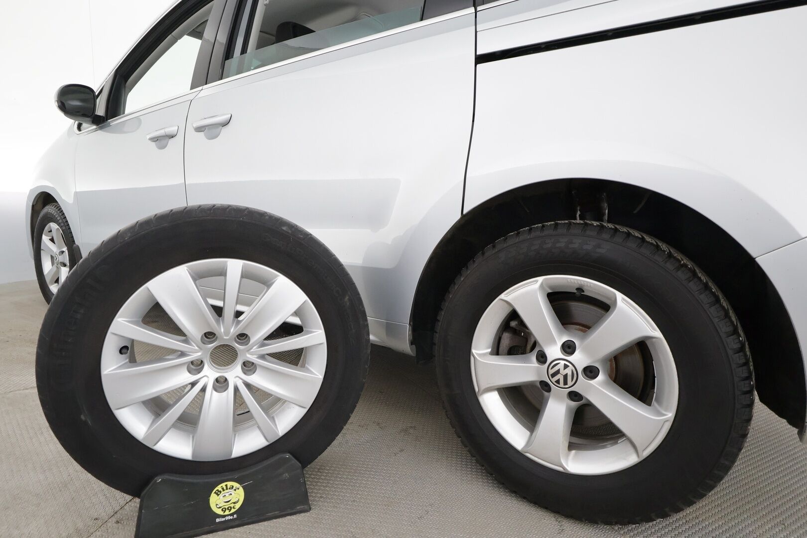 Volkswagen Sharan 2016 Comfortline 2,0 TDI 110 kW DSG 7-P * Webasto / Koukku / P.Tutkat / Vakkari / Xenon / Navi * - *7-Paikkanen / Suomi-auto / Kahdet renkaat aluvanteilla / Merkkihuollot - HULLUT AVAJAISHULINAT KORKOTARJOUS 3,29 %