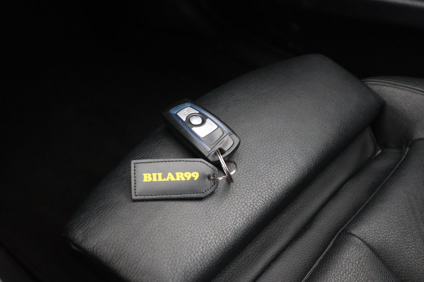 BMW 328 2013 TwinPower Turbo M-Sport A F30 Sedan - Myydään vain yrityksille - HUD | PANORAMA | MUISTIPENKKI | COMFORT ACCESS | H/K | P-KAMERA | YritysOutlet - Myydään vain yrityksille