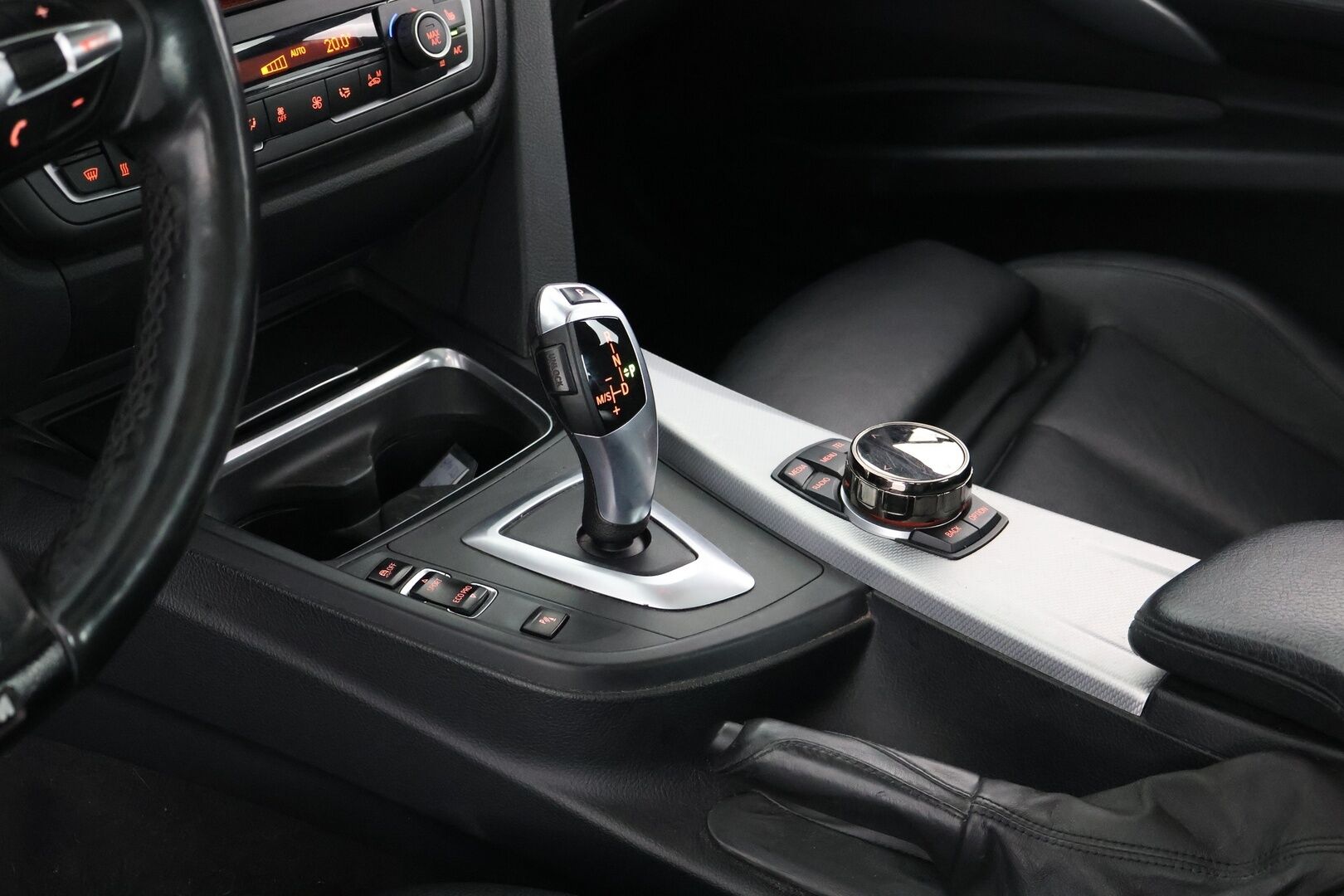 BMW 328 2013 TwinPower Turbo M-Sport A F30 Sedan - Myydään vain yrityksille - HUD | PANORAMA | MUISTIPENKKI | COMFORT ACCESS | H/K | P-KAMERA | YritysOutlet - Myydään vain yrityksille