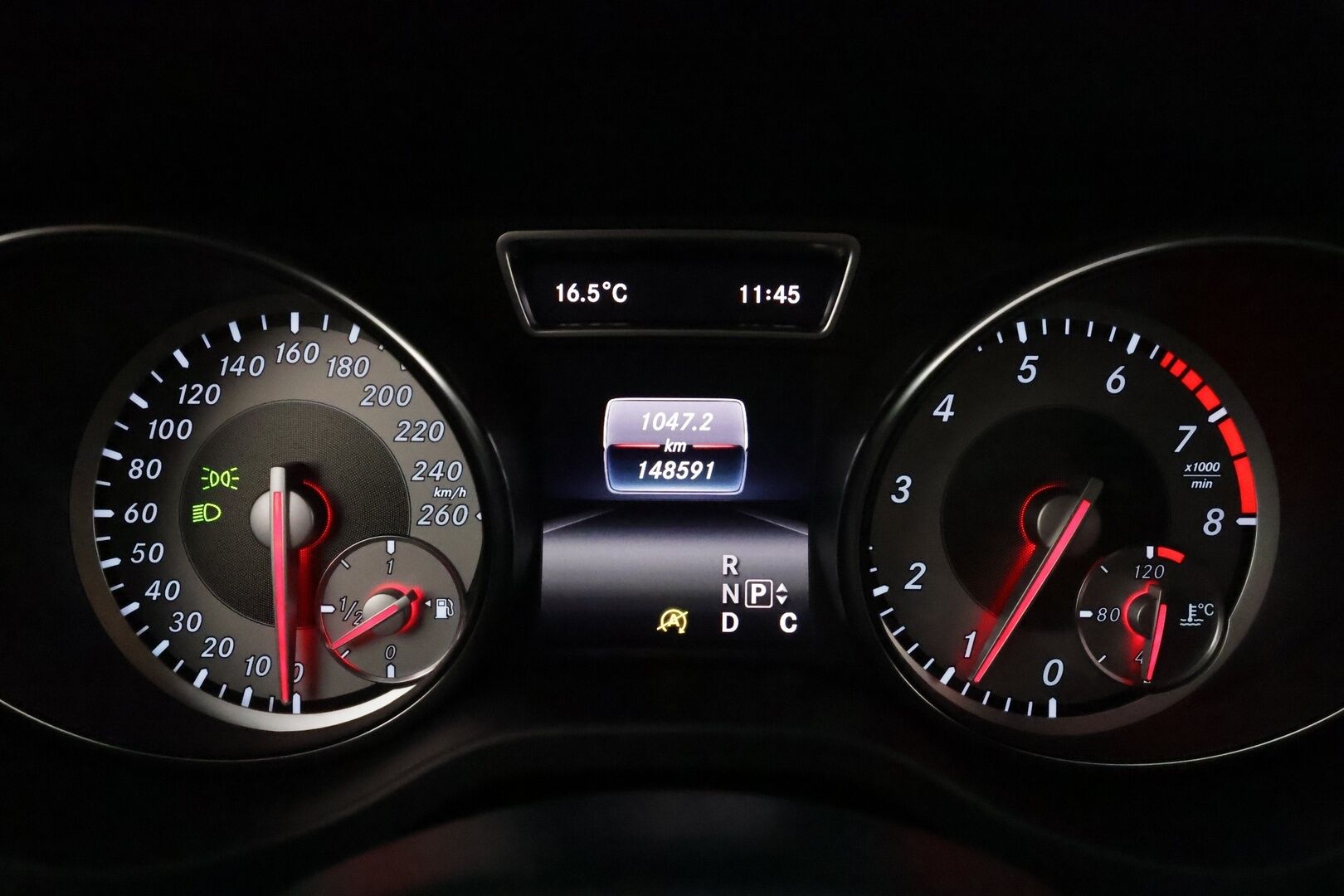 Mercedes-Benz CLA 2016 180 A Shooting Brake Premium Business **Xenon / P.kamera / Sporttipenkit / Vakkari / Sisätilanlämmitin** - Suomi-auto / Kahdet Renkaat