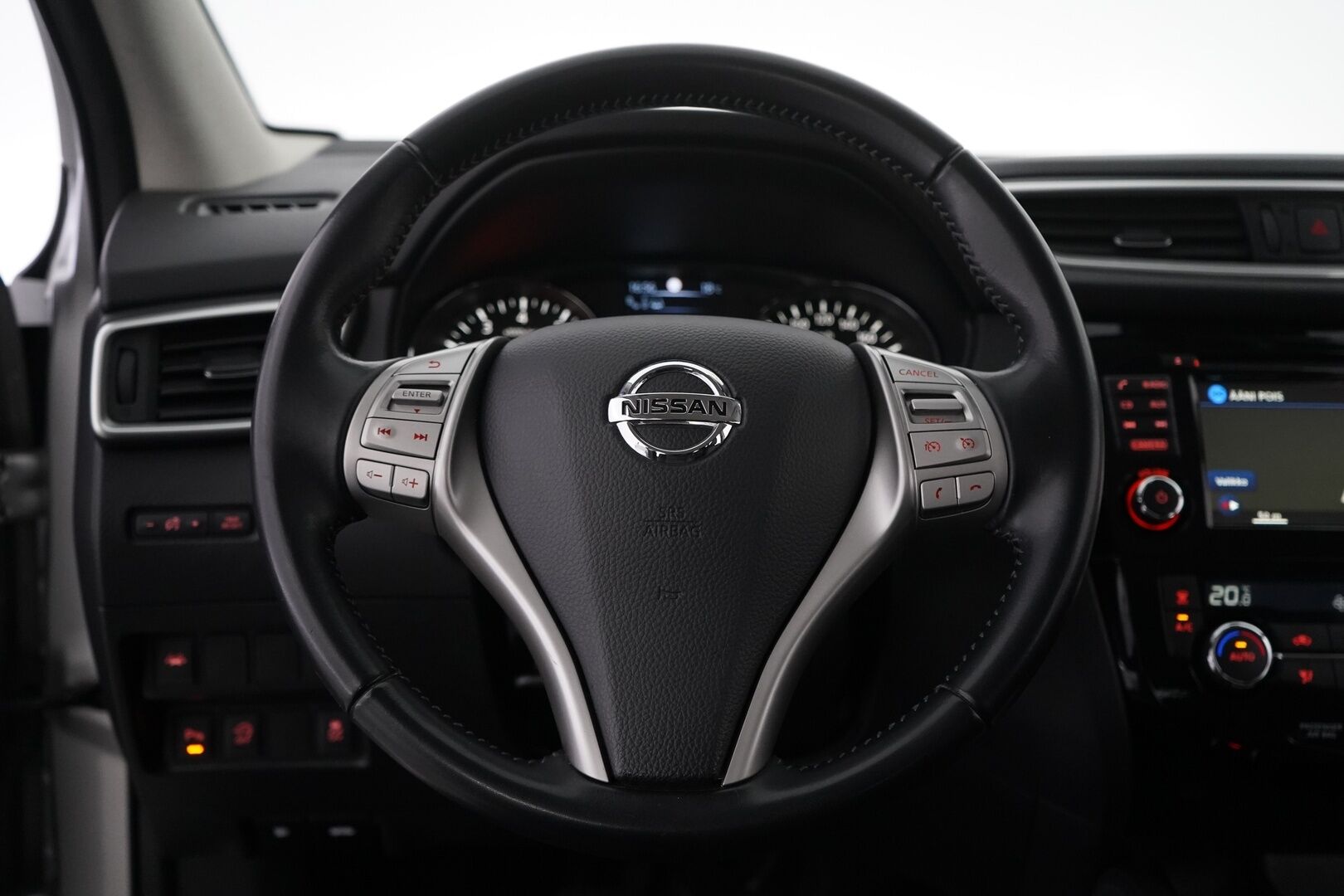 Nissan Qashqai 2016 DIG-T 163 Business 360 2WD 6M/T E6 Leather *360-Kamera / Nahat / Koukku / Lane Assist* - 1-Omisteinen Suomi-auto / Kahdet Nissanin vanteet / Juuri huollettu 